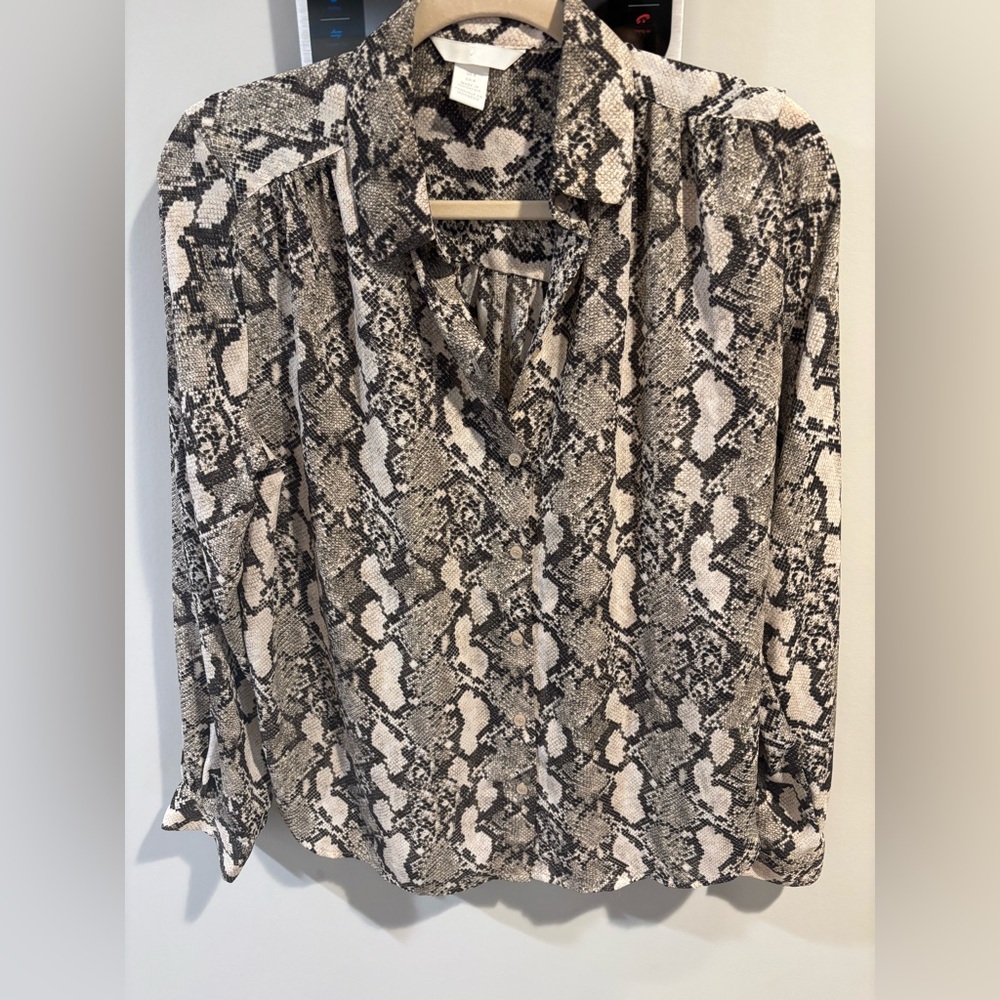 H&M Black and Cream Patterned Blouse